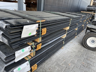 Ca. 50x Douglas wisselsponning zwart gecoat, 18x190mm, lengte 600cm